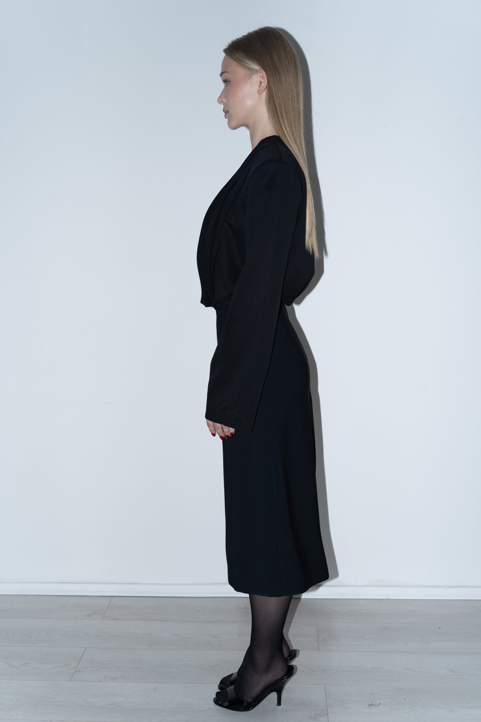 LIMITED EDITION The Casual Low Rise Midi Skirt – Viscose & Elastane Tailored Tail Muted Luxury