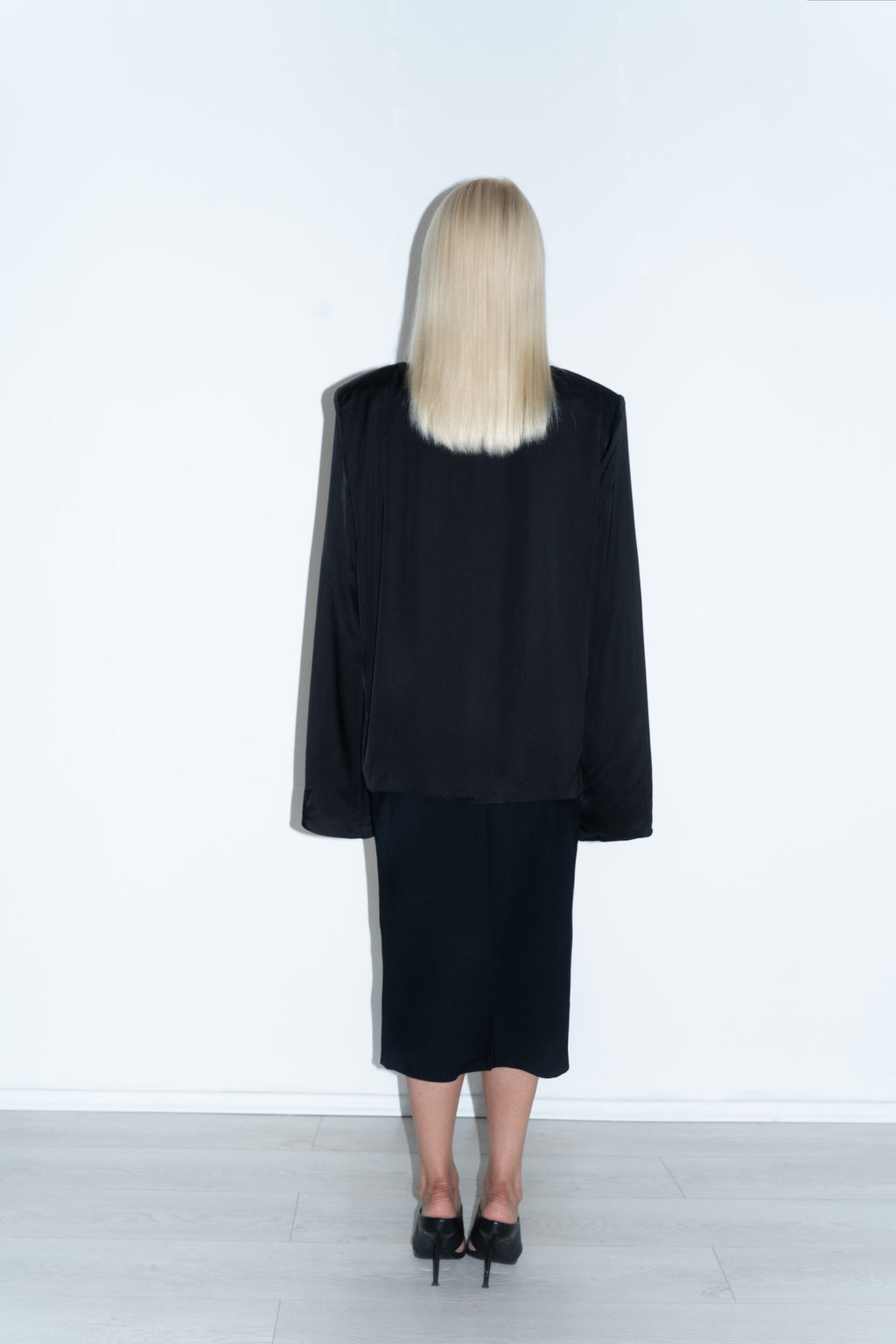 LIMITED EDITION The Extreme Fit Black Swan Viscose Blouse