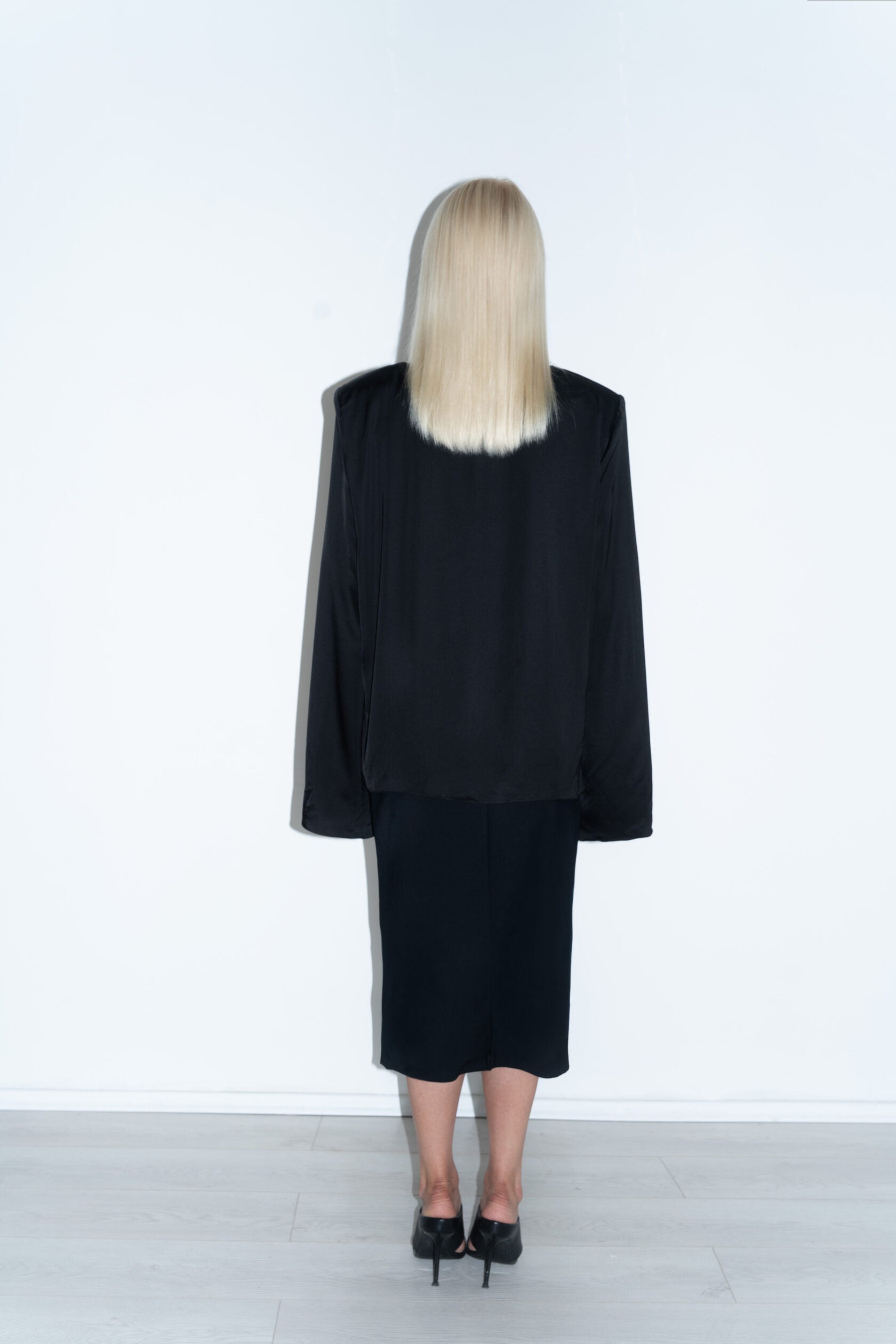 LIMITED EDITION The Extreme Fit Black Swan Viscose Blouse