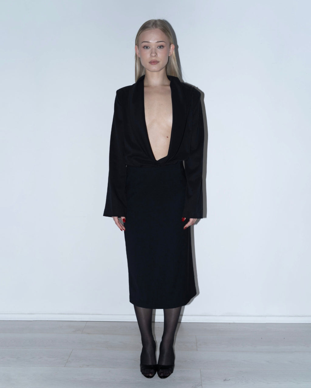 LIMITED EDITION The Casual Low Rise Midi Skirt – Viscose & Elastane Tailored Tail Muted Luxury