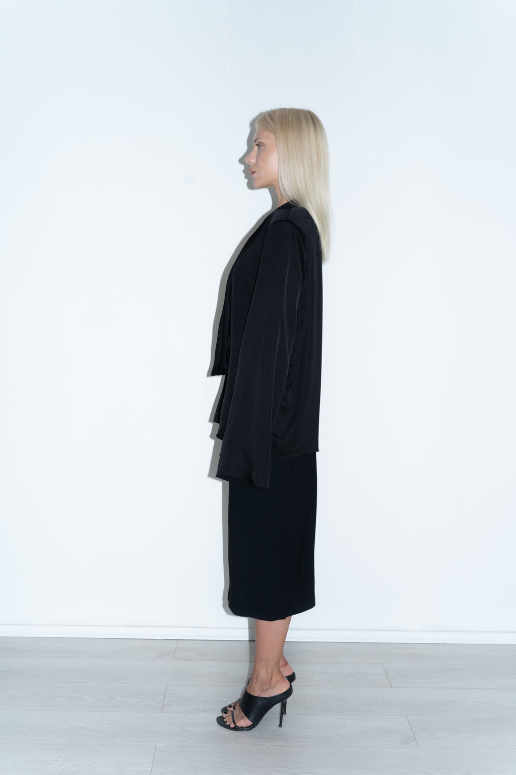 LIMITED EDITION The Extreme Fit Black Swan Viscose Blouse