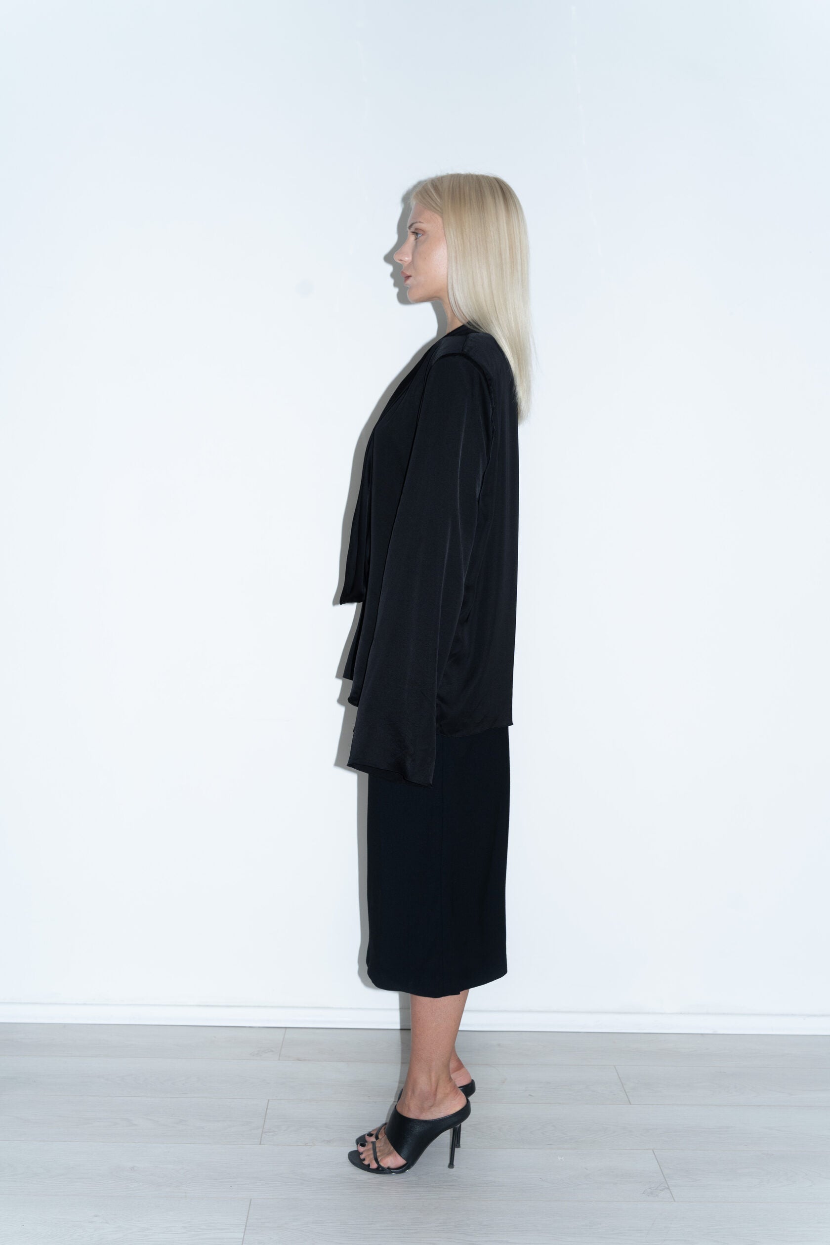 LIMITED EDITION The Extreme Fit Black Swan Viscose Blouse