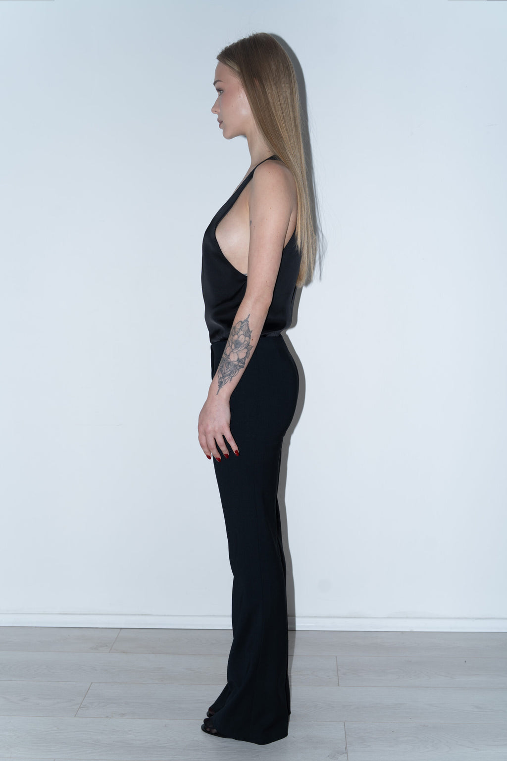 LIMITED EDITION The Casual Deep Cut Viscose Top