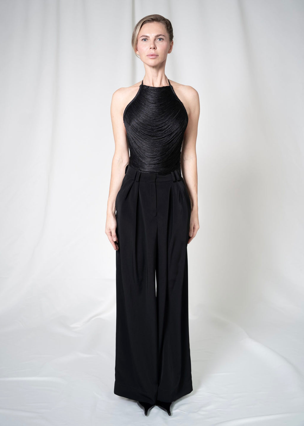 Relaxed Wide-Leg Trousers in Black
