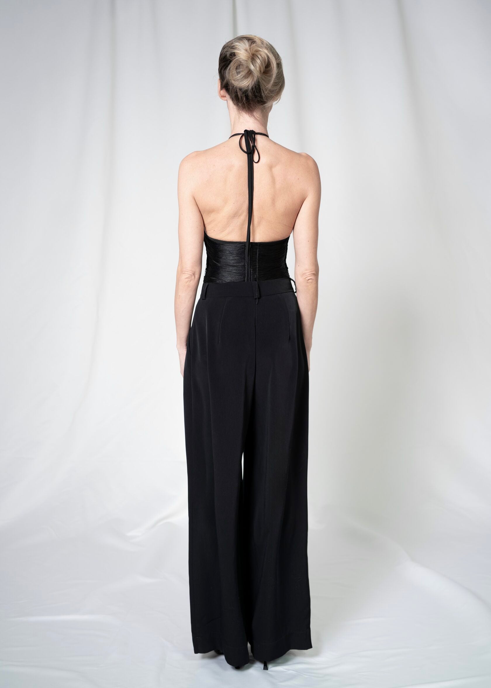 Relaxed Wide-Leg Trousers in Black